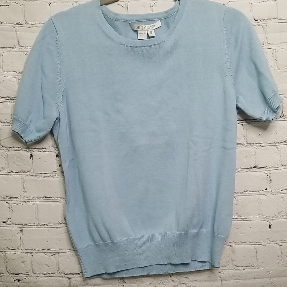 Evelyn & Arthur Short Sleeve Knit Sweater/top size Small powder blue EUC